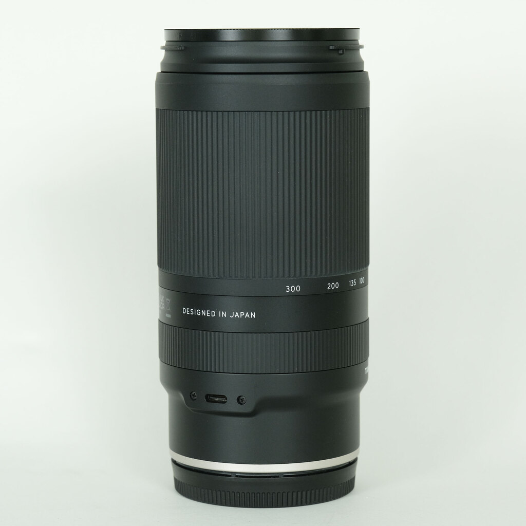 TAMRON 70-300mm F/4.5-6.3 Di III RXD (Model A047) [�j�R��Z�p]