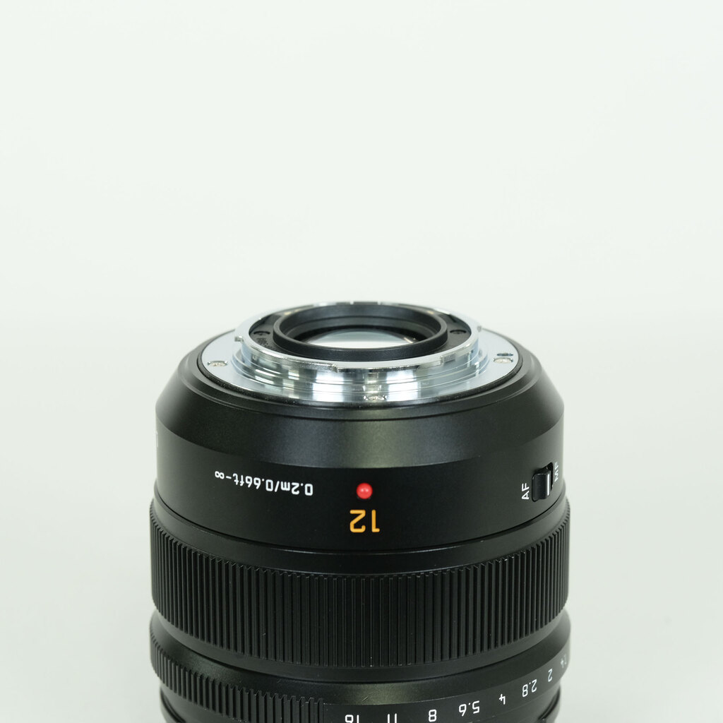 Panasonic LEICA DG SUMMILUX 12mm / F1.4 ASPH. Panasonic LEICA DG SUMMILUX 12mm / F1.4 ASPH.
