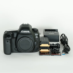Canon EOS 5D Mark IV