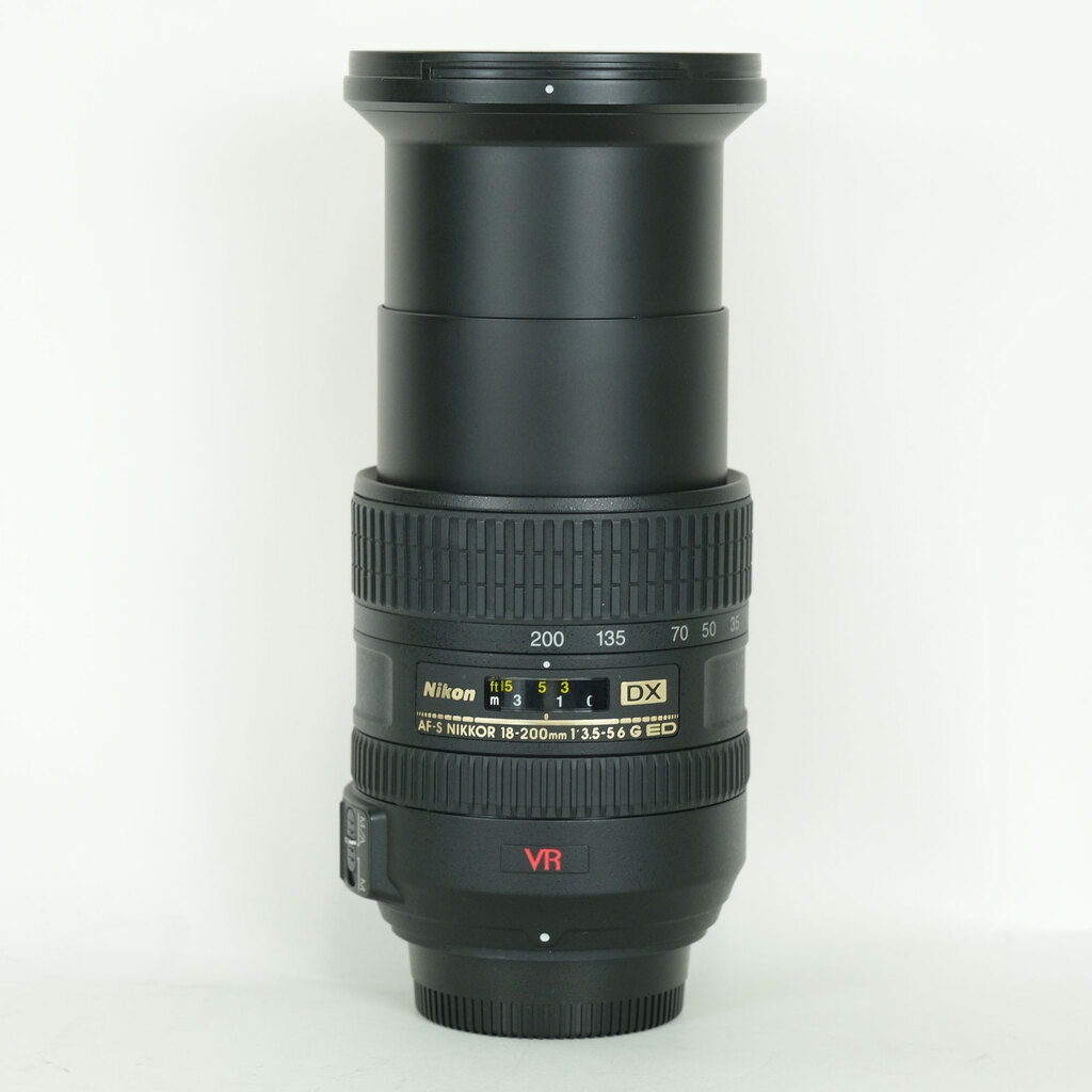 Nikon AF-S DX VR Zoom-Nikkor 18-200mm F3.5-5.6G IF-ED Nikon AF-S DX VR Zoom-Nikkor 18-200mm F3.5-5.6G IF-ED