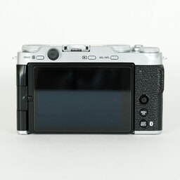 FUJIFILM X-M5