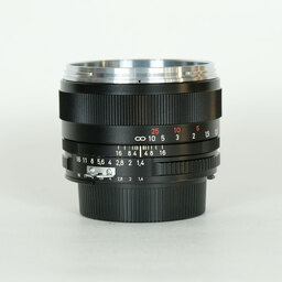 Carl Zeiss Planar T* 50mm F1.4 ZF [ニコンF用]