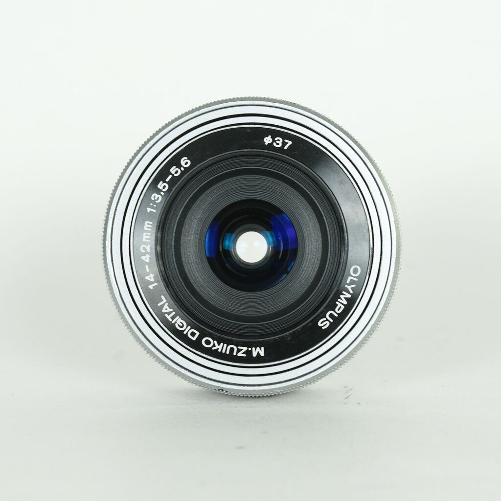OLYMPUS M.ZUIKO DIGITAL ED 14-42mm F3.5-5.6 EZ シルバー OLYMPUS M.ZUIKO DIGITAL ED 14-42mm F3.5-5.6 EZ シルバー