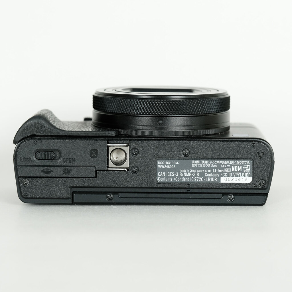 SONY Cyber-shot DSC-RX100M7
