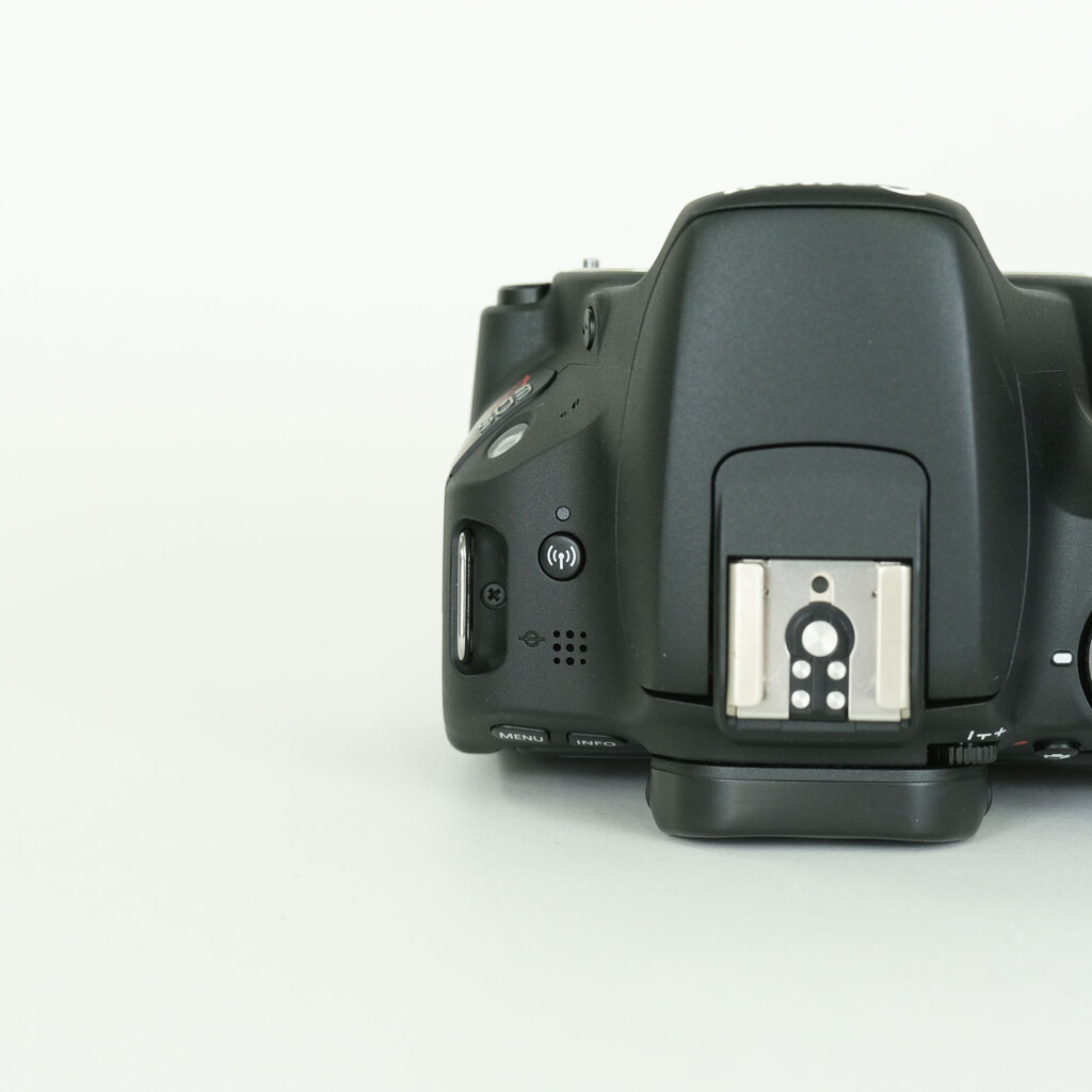 Canon EOS Kiss X9