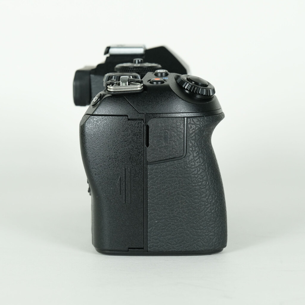 OLYMPUS OM-D E-M1 Mark III