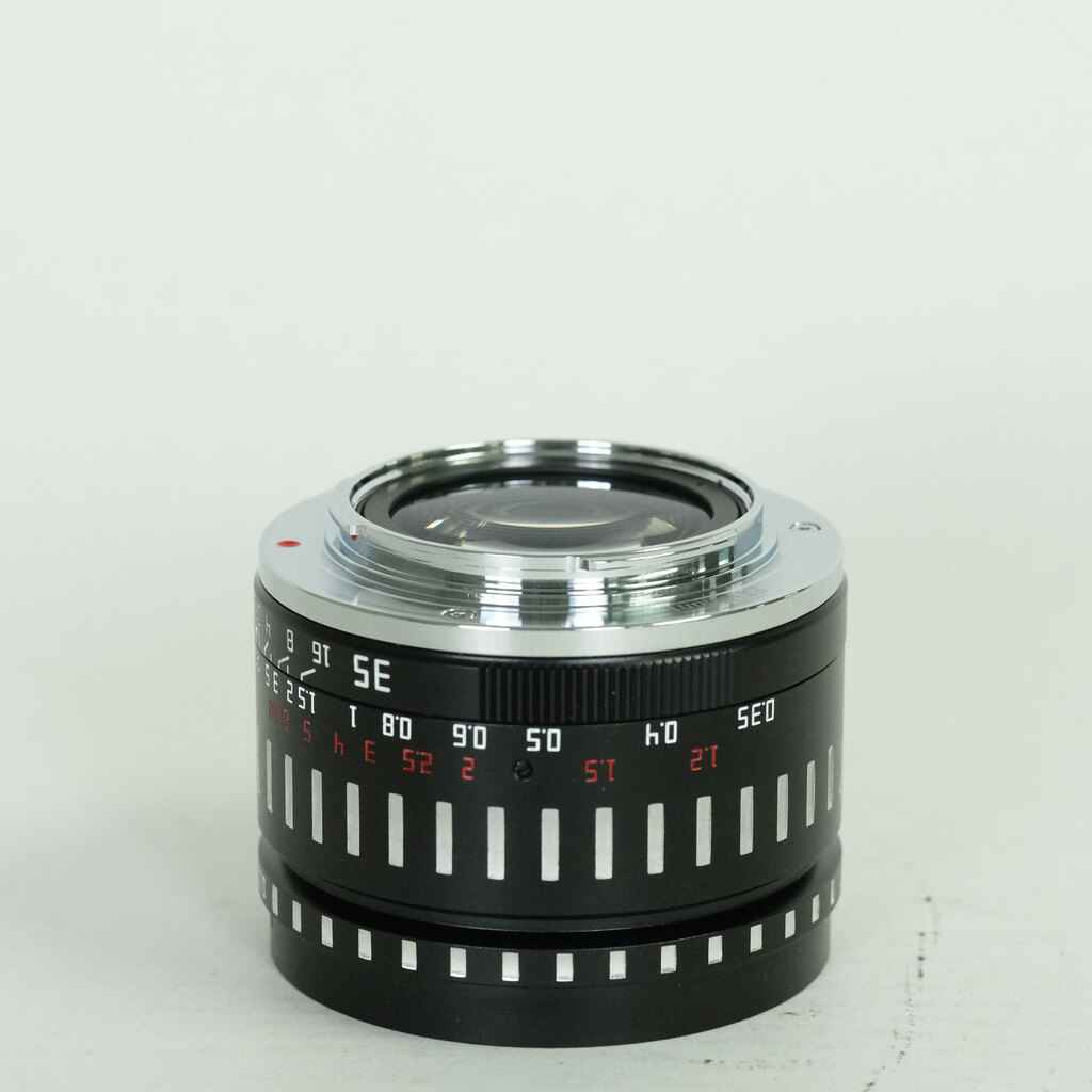 銘匠光学 TTArtisan 35mm F0.95 C (フジフイルムX用) ブラック×シルバー