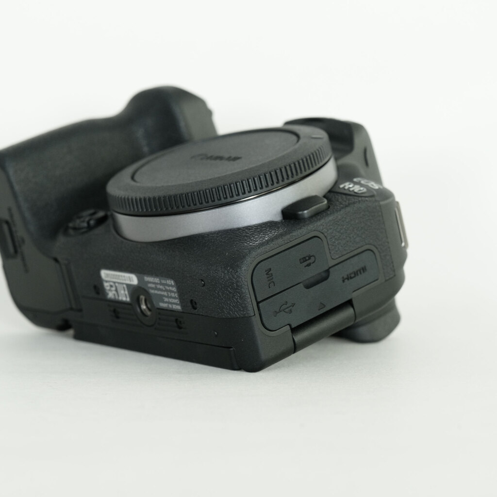 Canon EOS R10