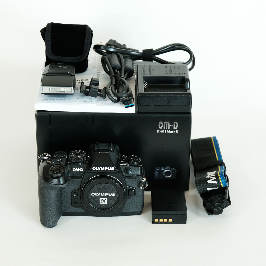 OLYMPUS OM-D E-M1 Mark II