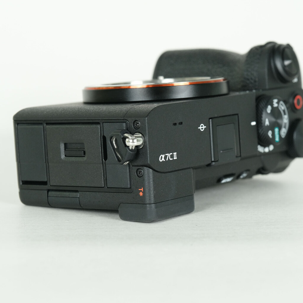 SONY α7C II（ILCE-7CM2）の出品 | ONE SCENE（ワンシーン）