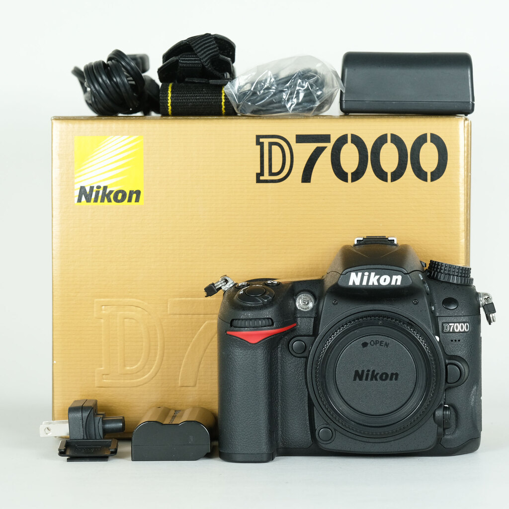 Nikon D7000 D60 ジャンク品 Nikon D7000の出品 | ONE SCENE（ワンシーン）