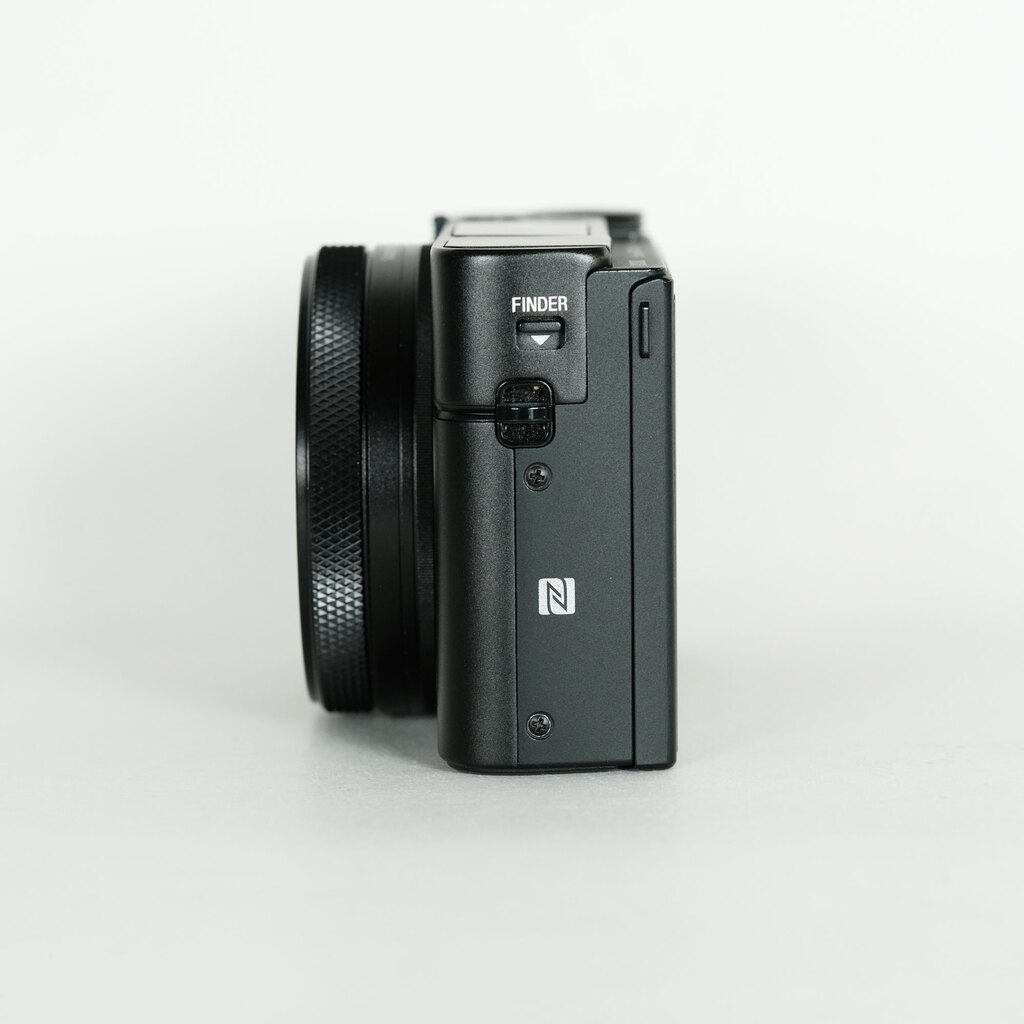 SONY Cyber-shot DSC-RX100M7