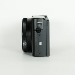 SONY Cyber-shot DSC-RX100M7