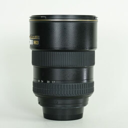 Nikon AF-S DX Zoom-Nikkor 17-55mm f/2.8G IF-ED Nikon AF-S DX Zoom-Nikkor 17-55mm f/2.8G IF-ED