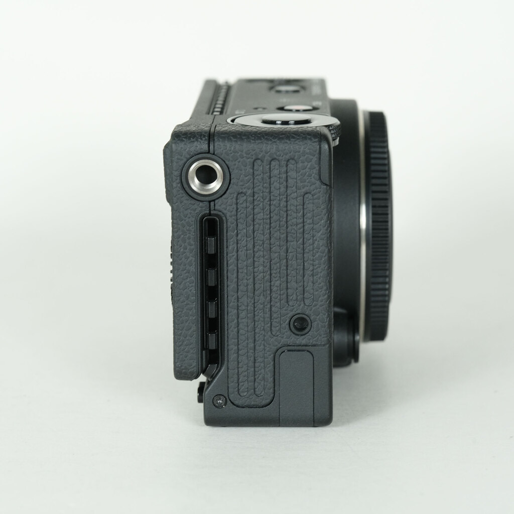 SIGMA fp [�{�f�B]