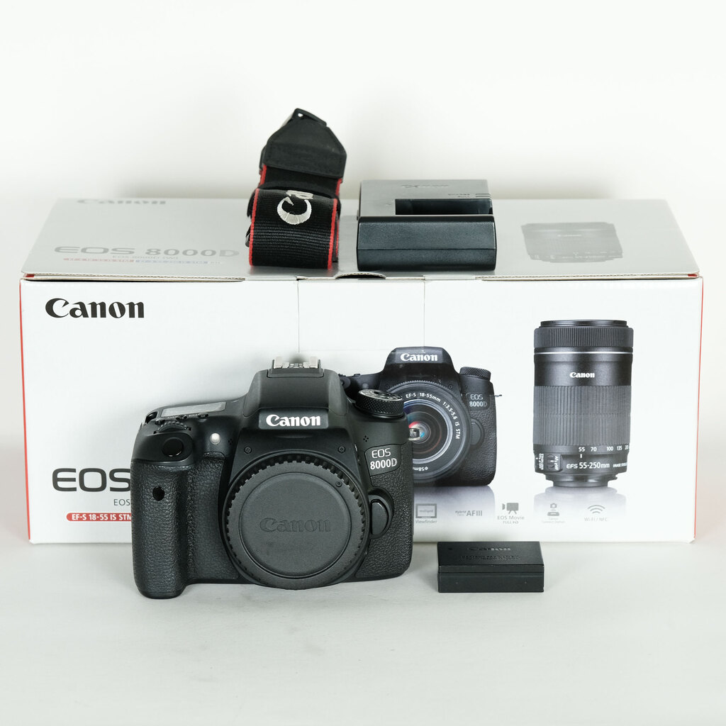 Canon EOS 8000D