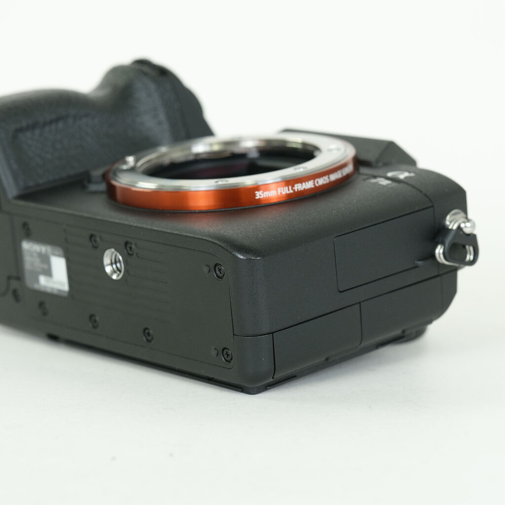 SONY α7 III（ILCE-7M3）の出品 | ONE SCENE（ワンシーン）