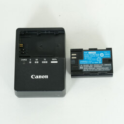 Canon EOS R7 Canon EOS R7