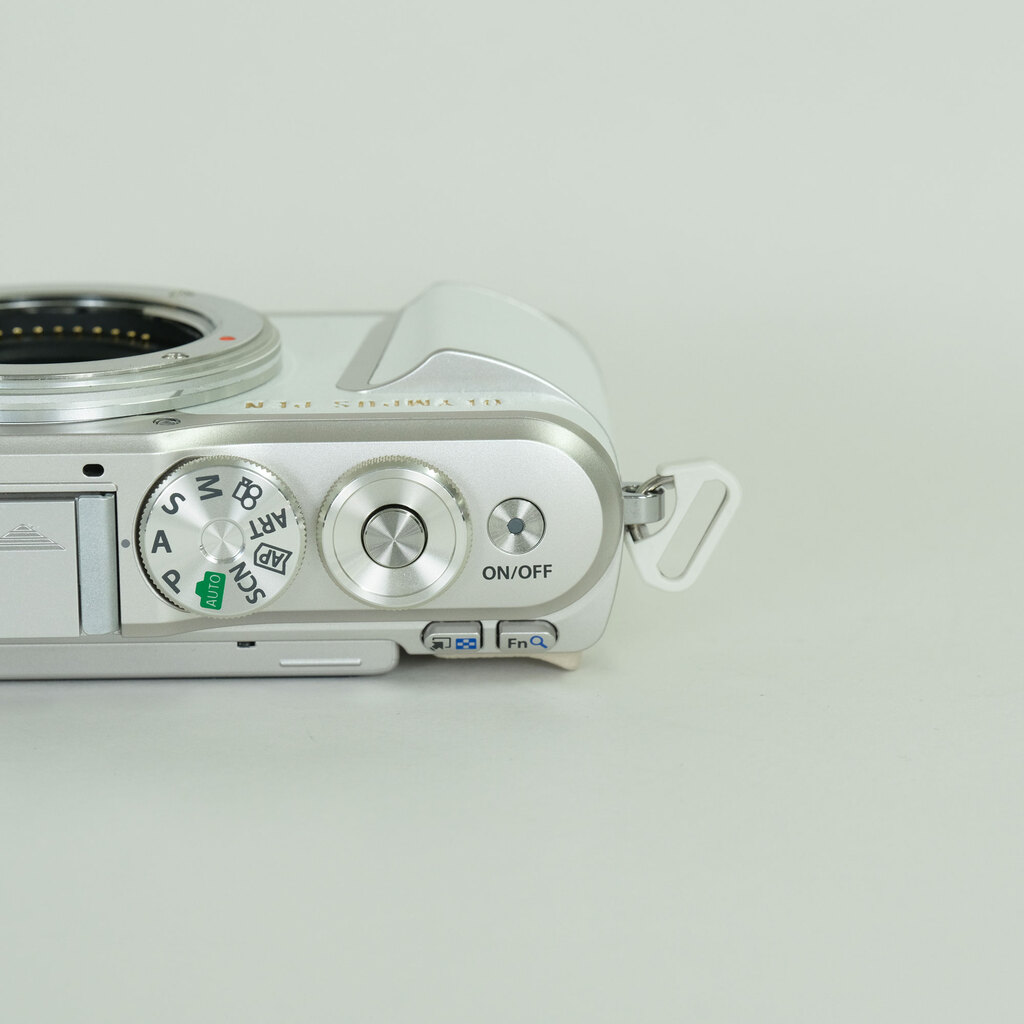 OLYMPUS PEN E-PL9