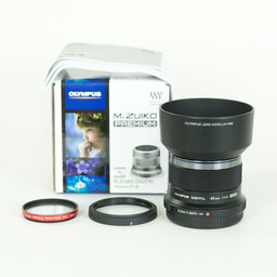 OLYMPUS M.ZUIKO DIGITAL 45mm F1.8