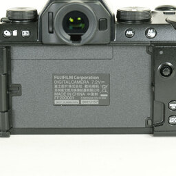 FUJIFILM X-S10