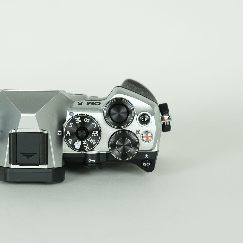 OM SYSTEM OM-5 Mark II ボディ シルバー