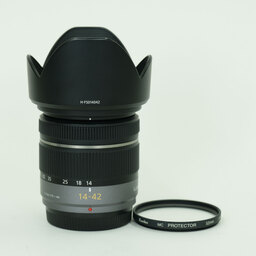 Panasonic LUMIX G VARIO 14-42mm F3.5-5.6 ASPH./MEGA O.I.S. Panasonic LUMIX G VARIO 14-42mm F3.5-5.6 ASPH./MEGA O.I.S.