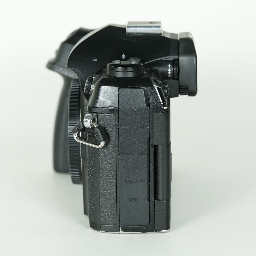 OM SYSTEM OM-1 Mark II [�{�f�B]