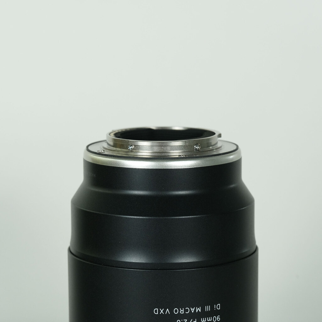 TAMRON 90mm F/2.8 Di III MACRO VXD [ソニーE用]の出品 | ONE SCENE