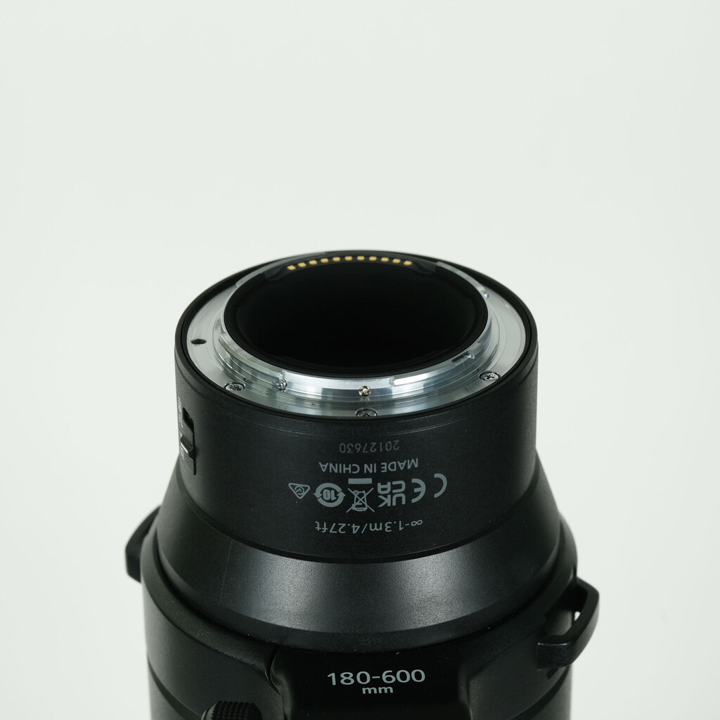 Nikon NIKKOR Z 180-600mm f/5.6-6.3 VR Nikon NIKKOR Z 180-600mm f/5.6-6.3 VR