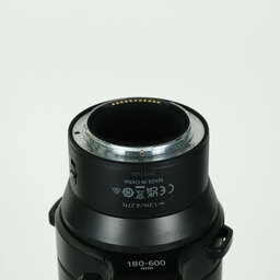 Nikon NIKKOR Z 180-600mm f/5.6-6.3 VR Nikon NIKKOR Z 180-600mm f/5.6-6.3 VR