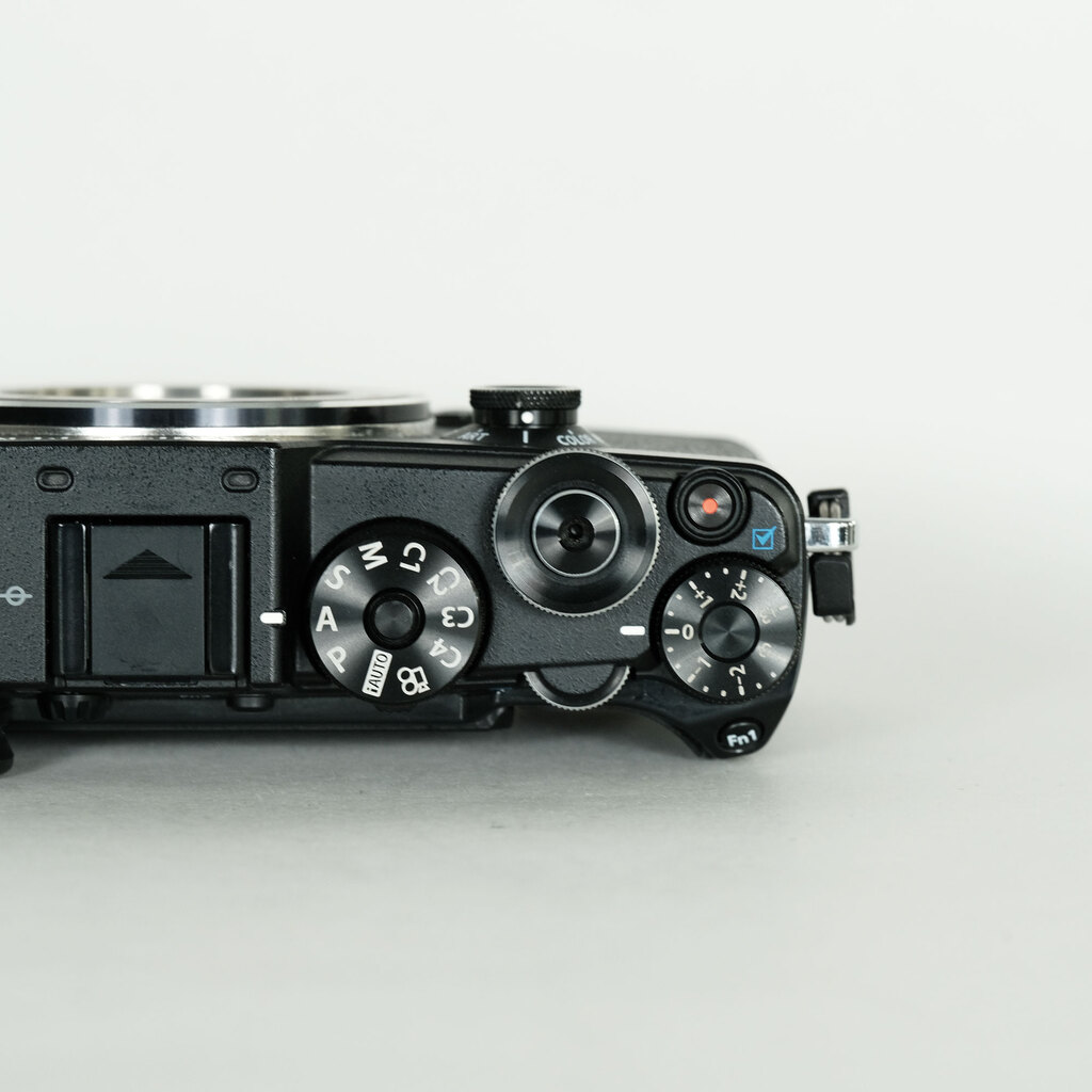 OLYMPUS PEN-F OLYMPUS PEN-F