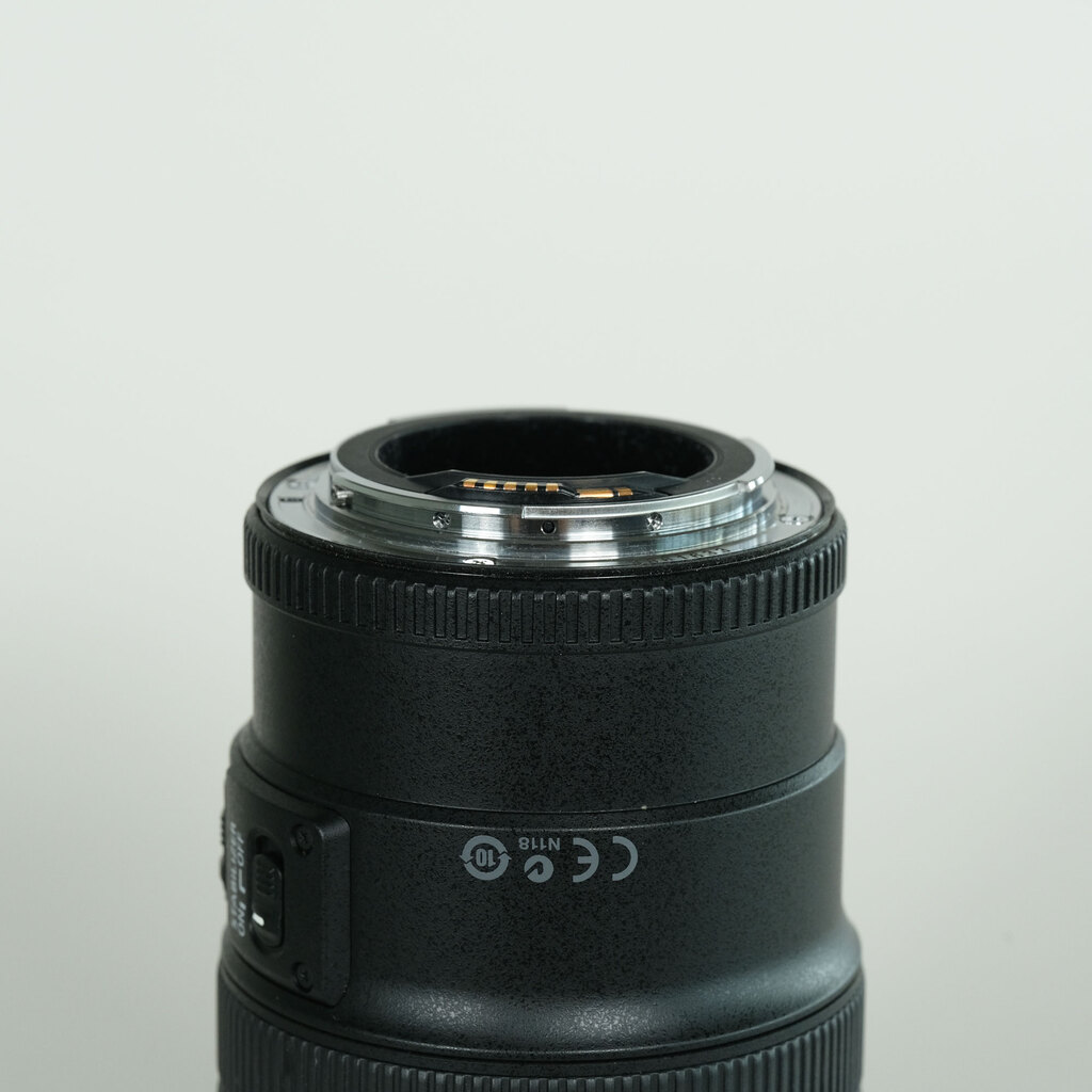 Canon EF100mm F2.8Lマクロ IS USM Canon EF100mm F2.8Lマクロ IS USM