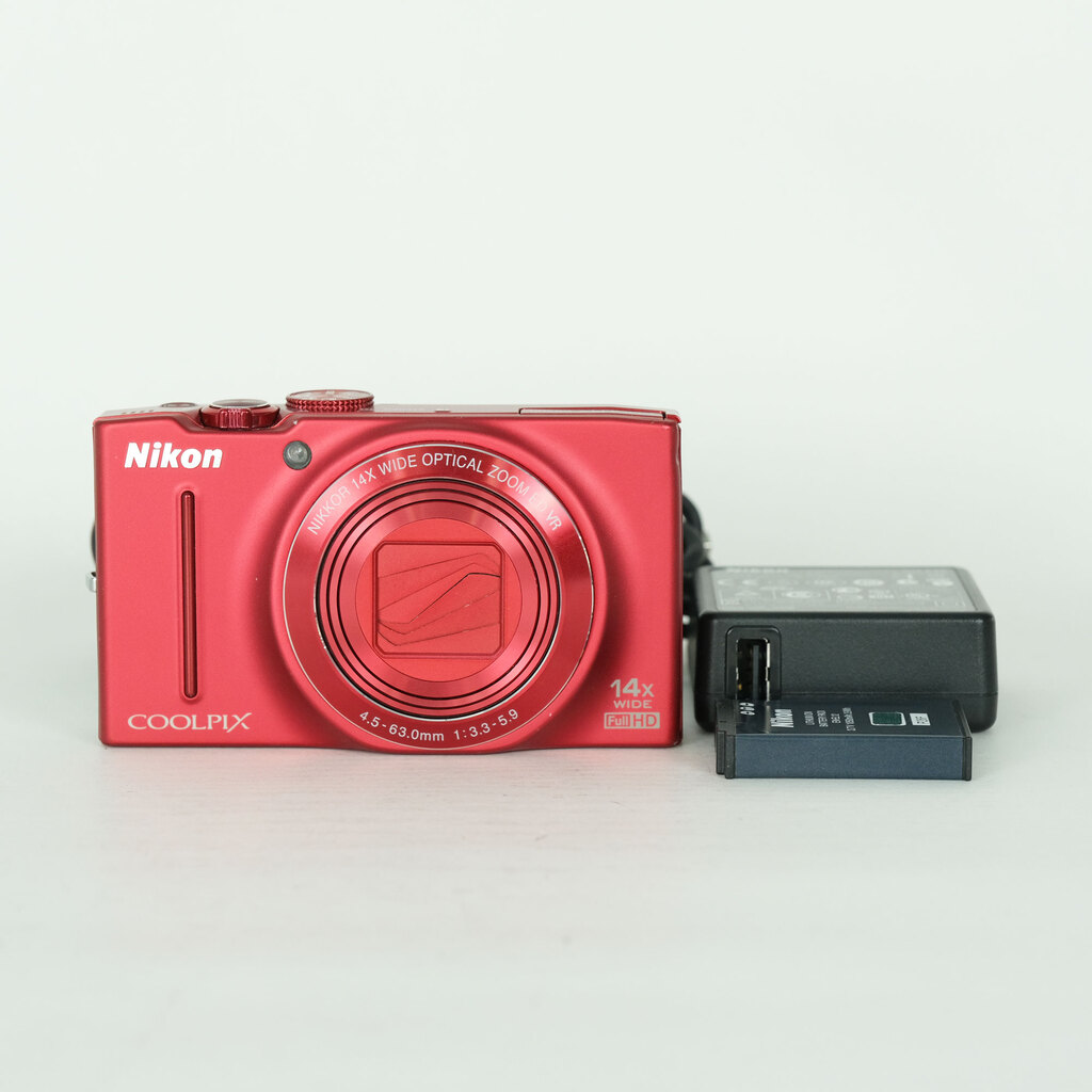 Nikon COOLPIX S8200 ブリリアントレッドの出品 | ONE SCENE（ワンシーン）
