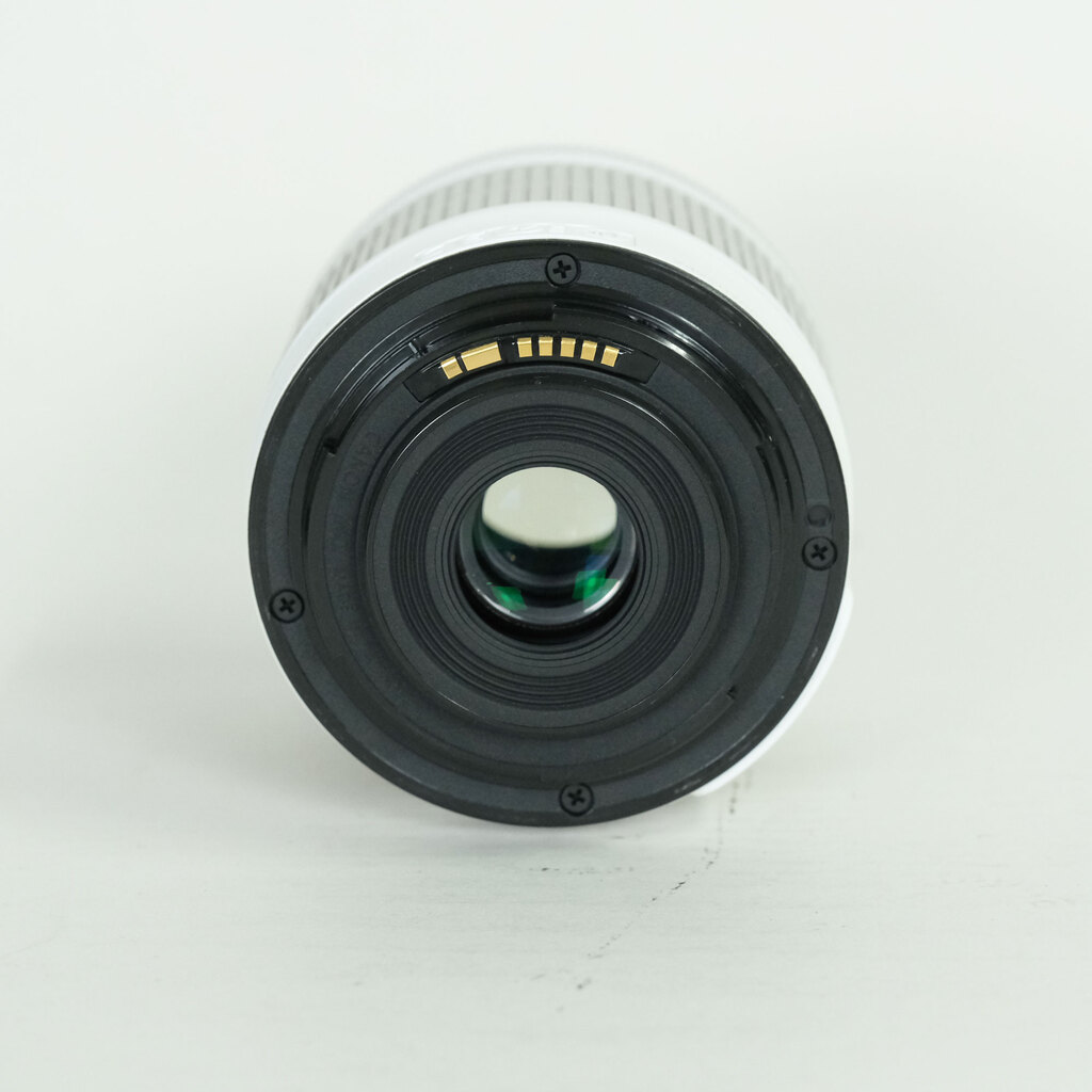 Canon EF-S18-55mm F3.5-5.6 IS STM ホワイト