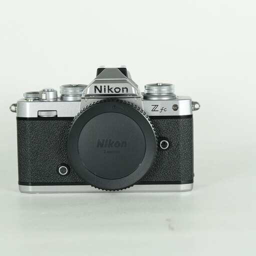 Nikon Z fcを徹底解説。愛用者のレビュー・作例付き | ONE SCENE（ワン