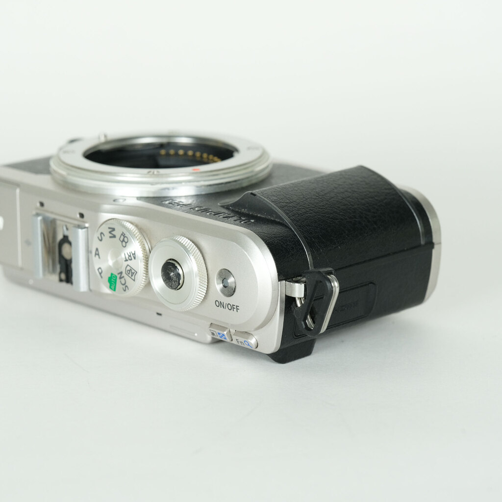 OLYMPUS PEN E-PL9