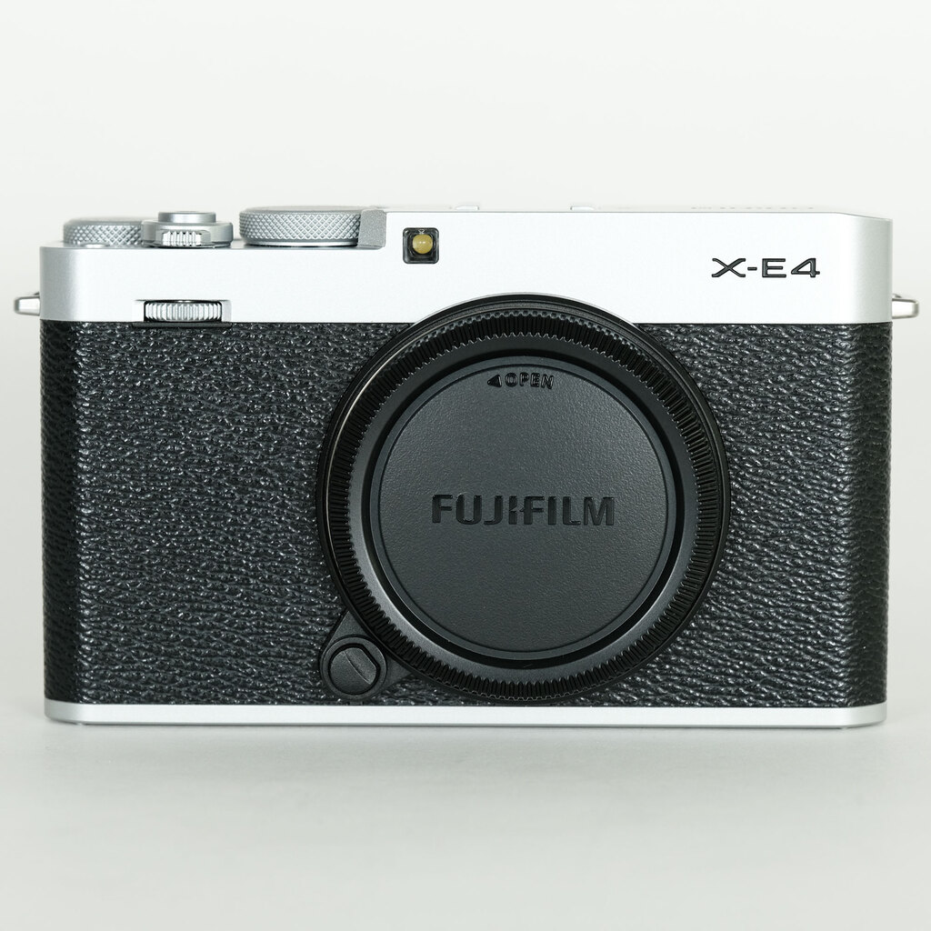 FUJIFILM X-E4