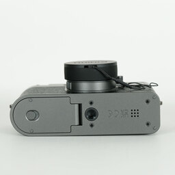 FUJIFILM X half X-HF1