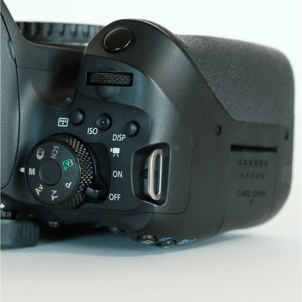 Canon EOS Kiss X10i