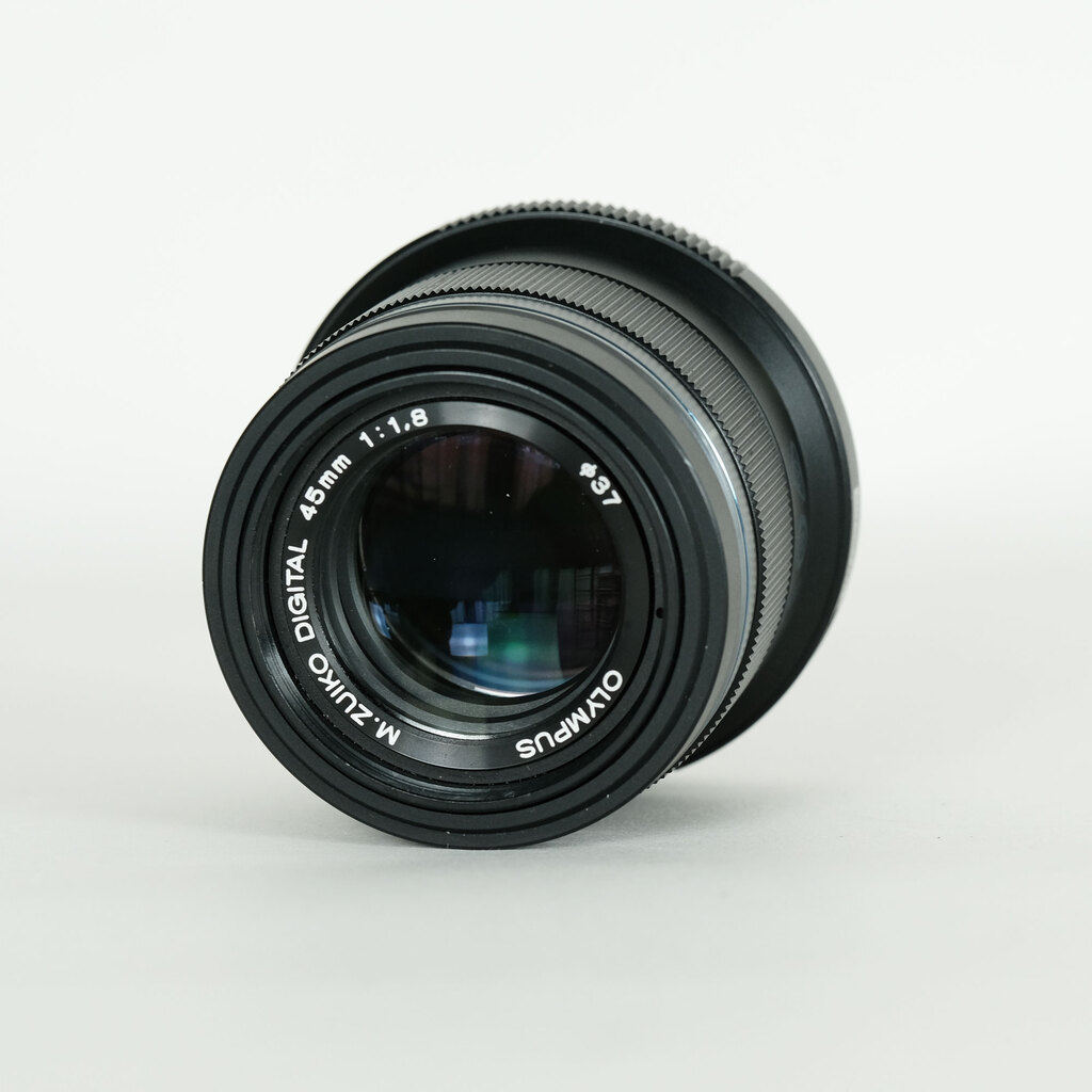 OLYMPUS M.ZUIKO DIGITAL 45mm F1.8