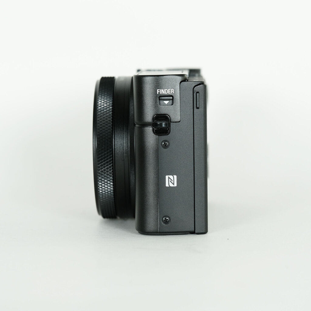 SONY Cyber-shot DSC-RX100M7