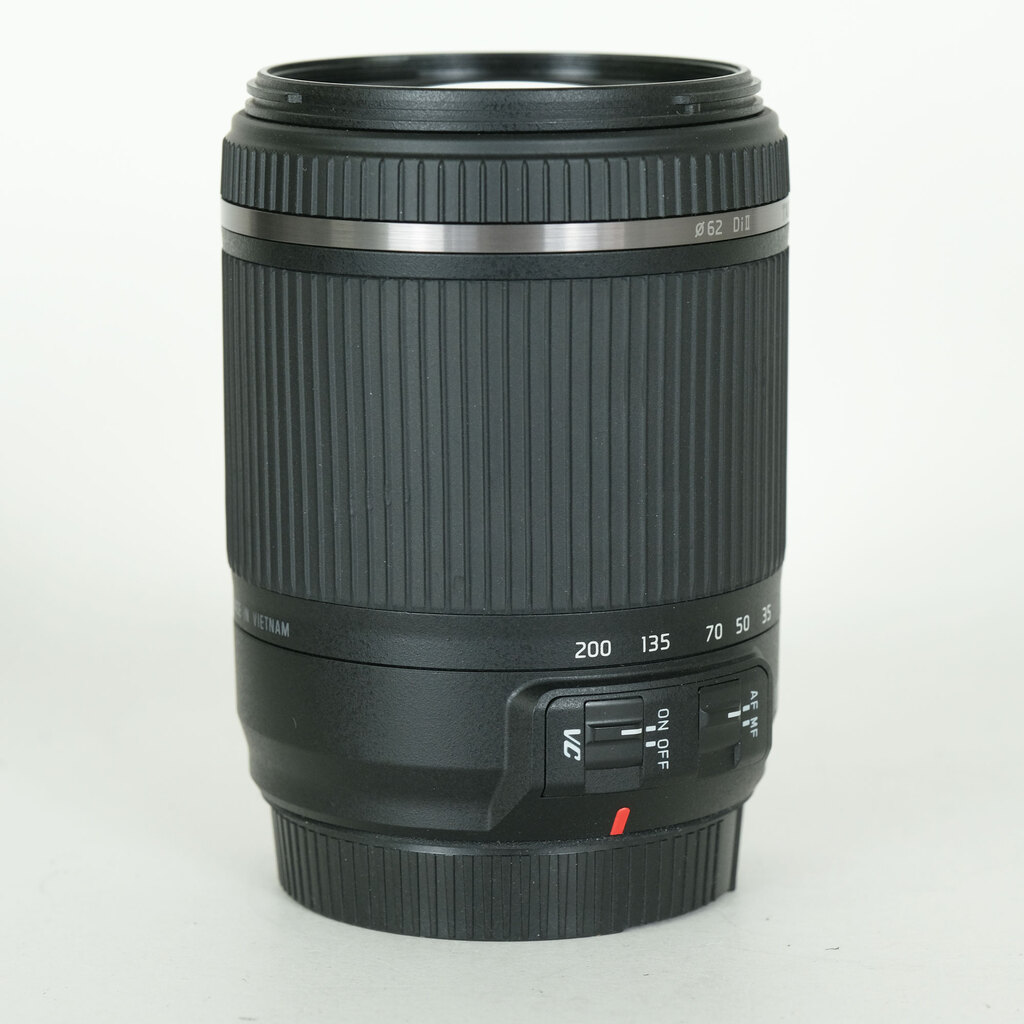 TAMRON 18-200mm F3.5-6.3 DiII VC/Model B018E（キヤノンEF用）