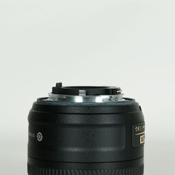 Nikon AF-S DX NIKKOR 35mm f/1.8G Nikon AF-S DX NIKKOR 35mm f/1.8G