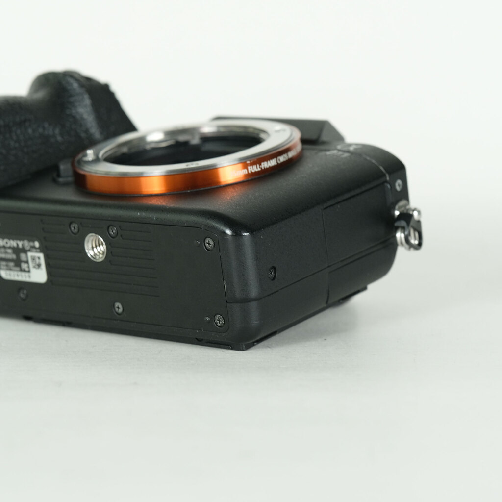 SONY α7 II（ILCE-7M2）の出品 | ONE SCENE（ワンシーン）
