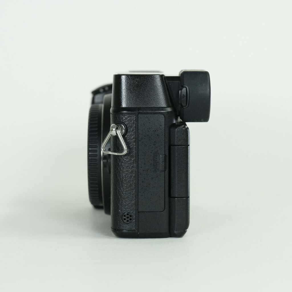 Panasonic LUMIX DMC-GX8 ボディ ブラック