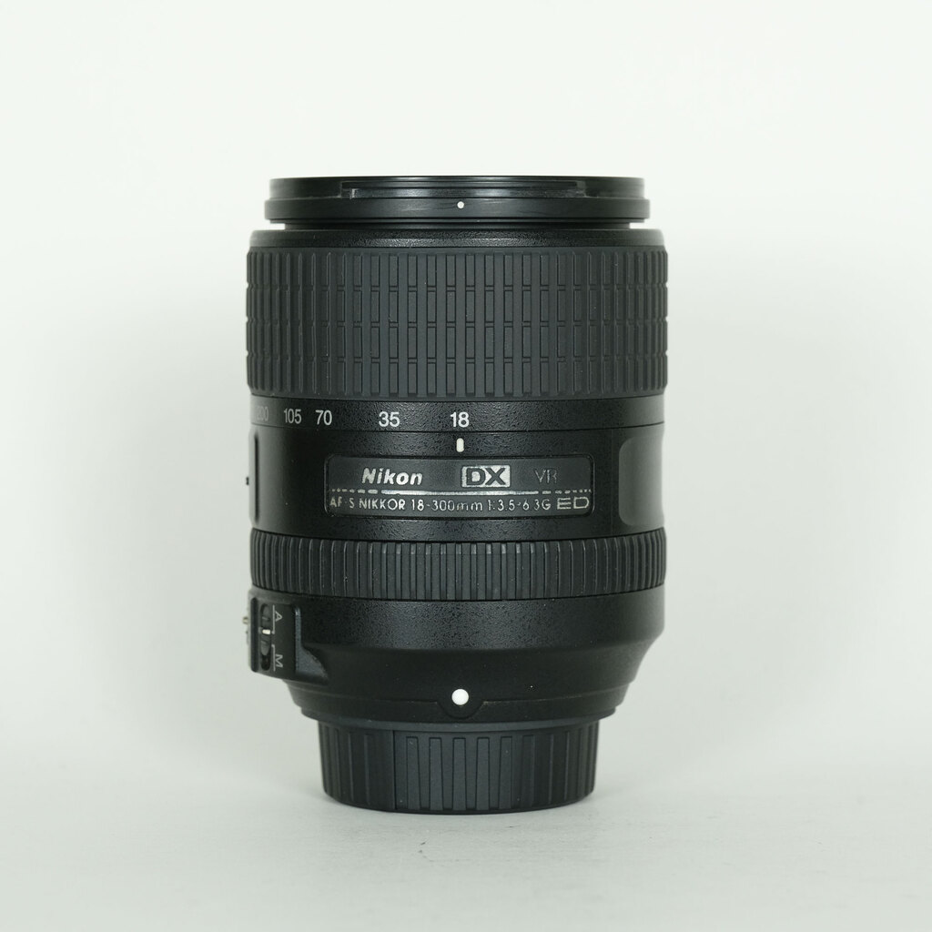 Nikon AF-S DX NIKKOR 18-300mm f/3.5-6.3G ED VR Nikon AF-S DX NIKKOR 18-300mm f/3.5-6.3G ED VR