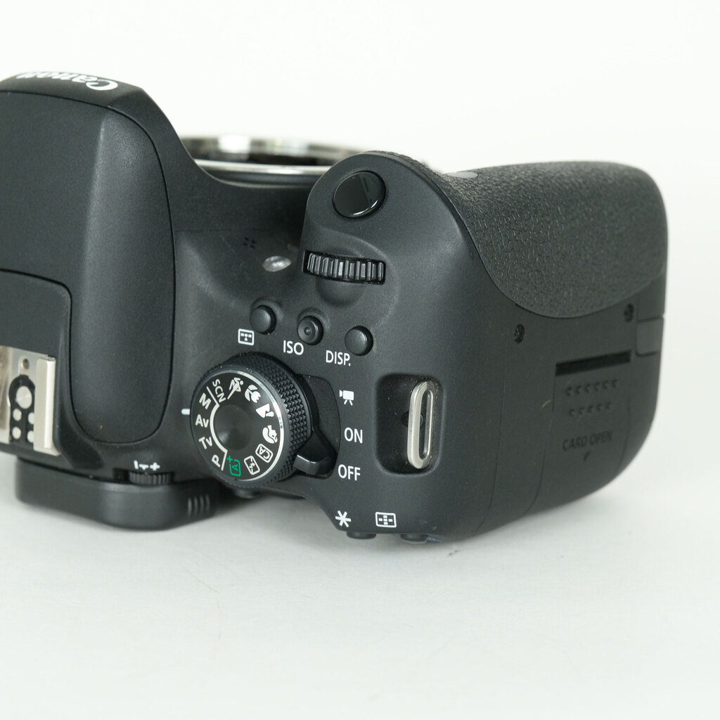 Canon EOS Kiss X8i