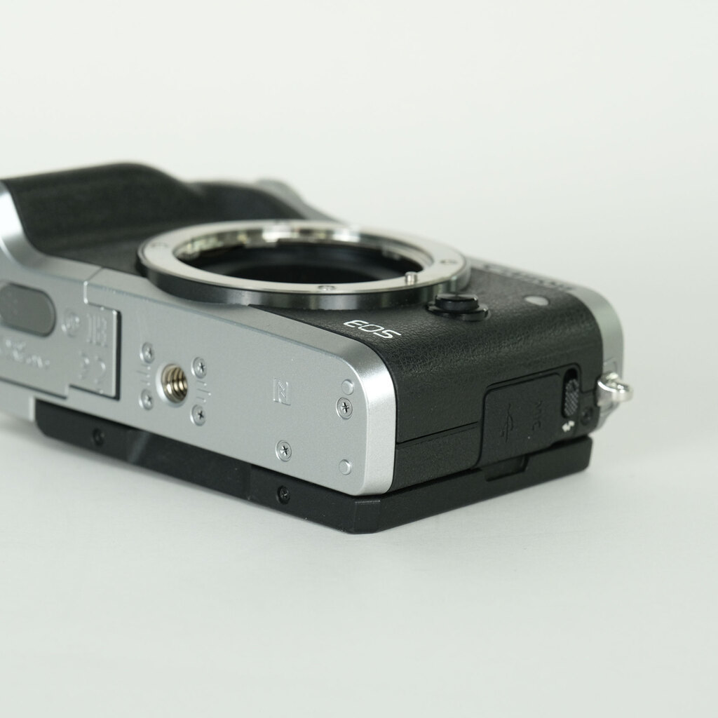 Canon EOS M6