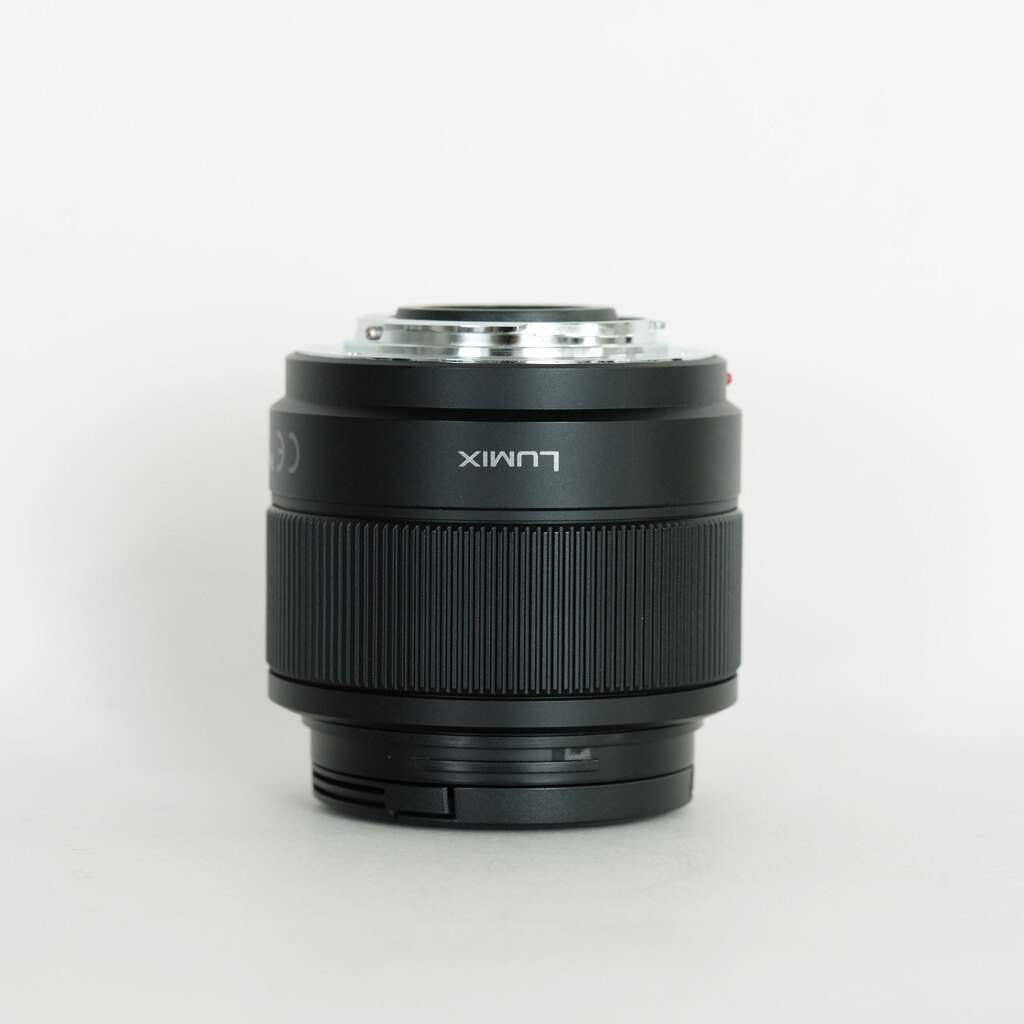 Panasonic LUMIX G 25mm F1.7 ASPH. Panasonic LUMIX G 25mm F1.7 ASPH.